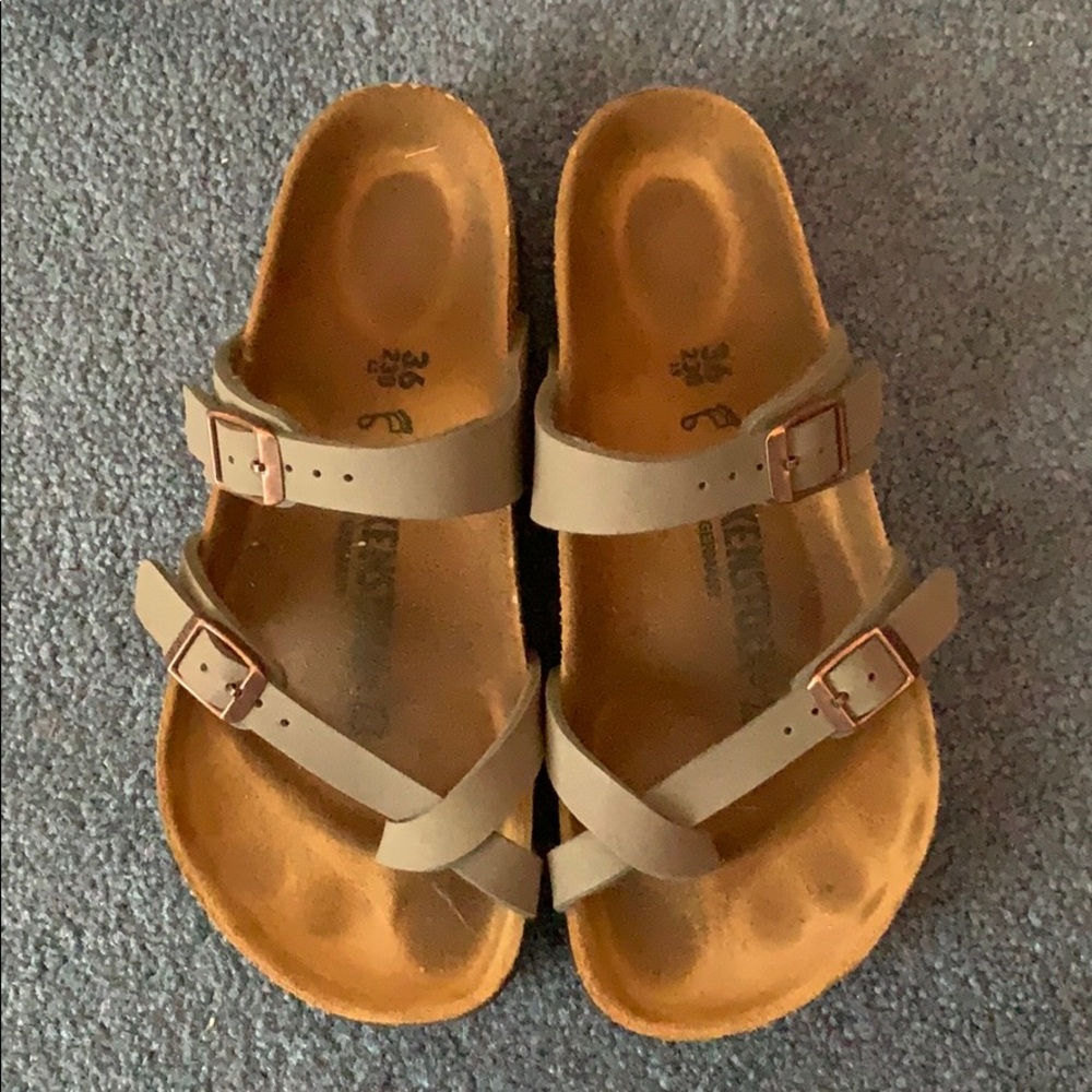 Mayari Birkenstock’s